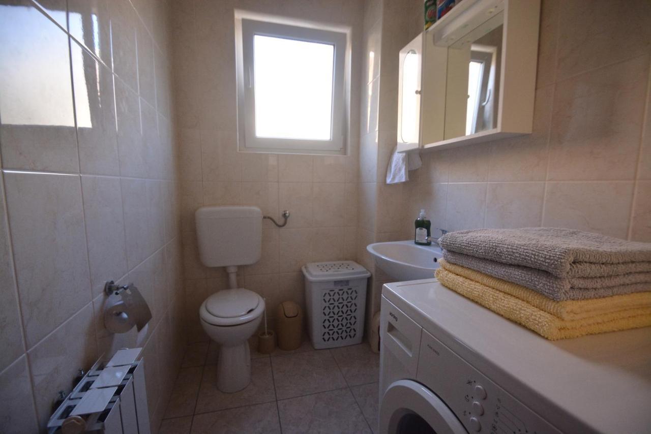 Apartments By The Sea Suhi Potok, Omis - 14555 イェセニツェ エクステリア 写真
