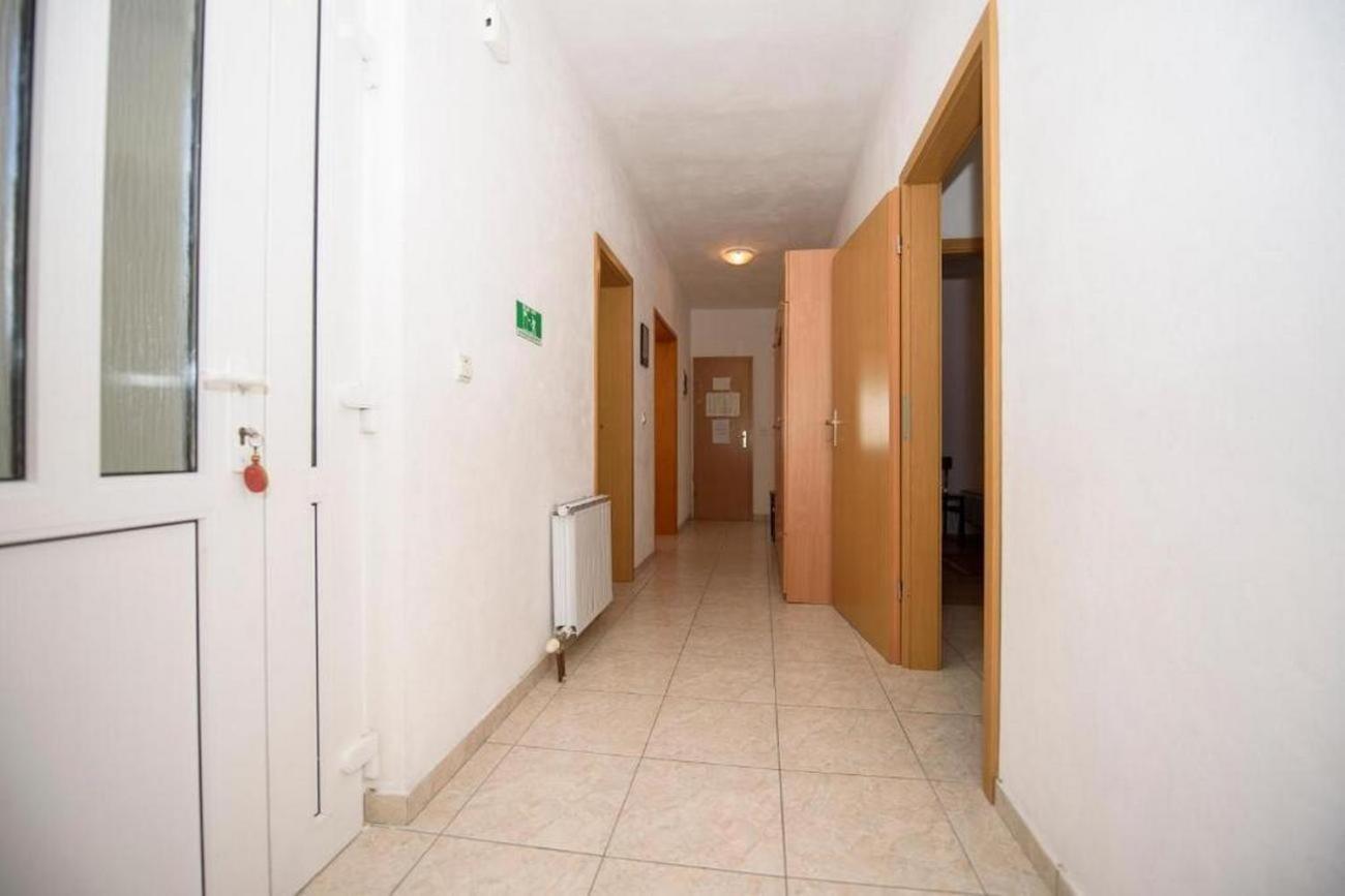 Apartments By The Sea Suhi Potok, Omis - 14555 イェセニツェ エクステリア 写真