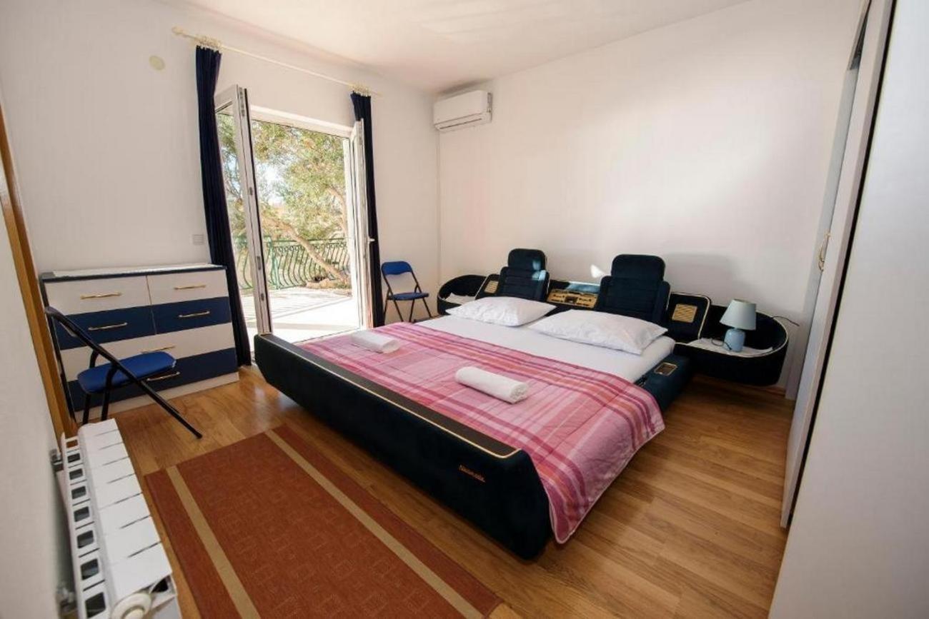 Apartments By The Sea Suhi Potok, Omis - 14555 イェセニツェ エクステリア 写真